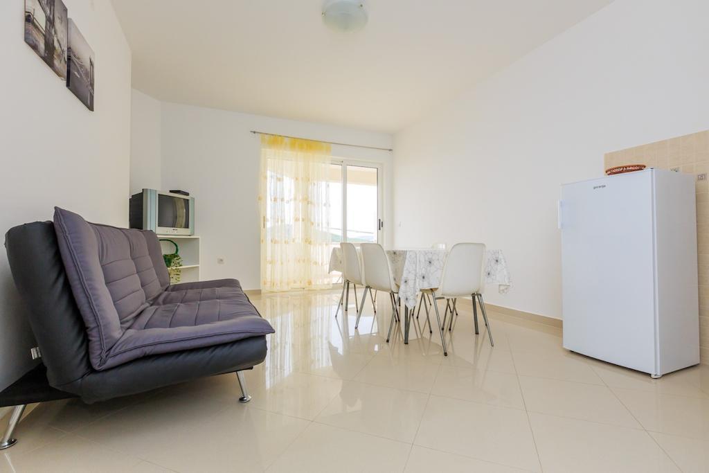 Apartments Rogulj ロゴズニッツァ 部屋 写真