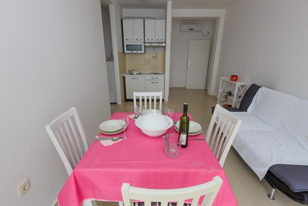 Apartments Rogulj ロゴズニッツァ 部屋 写真
