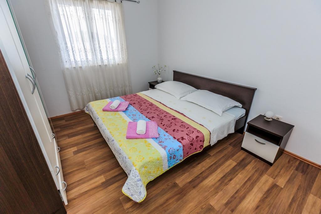 Apartments Rogulj ロゴズニッツァ 部屋 写真