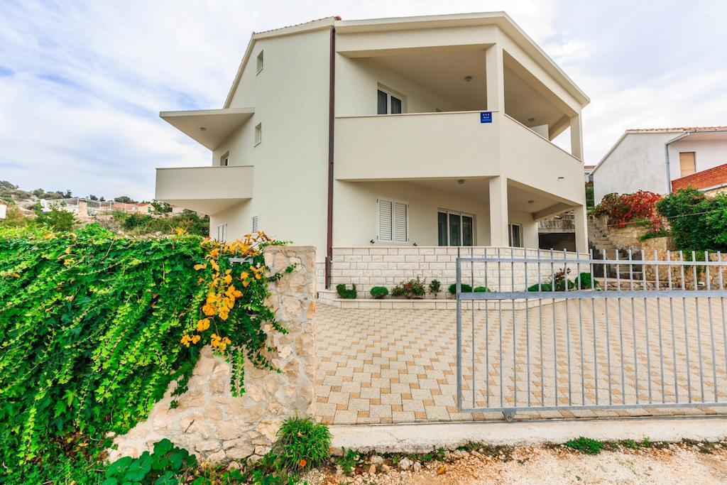 Apartments Rogulj ロゴズニッツァ エクステリア 写真