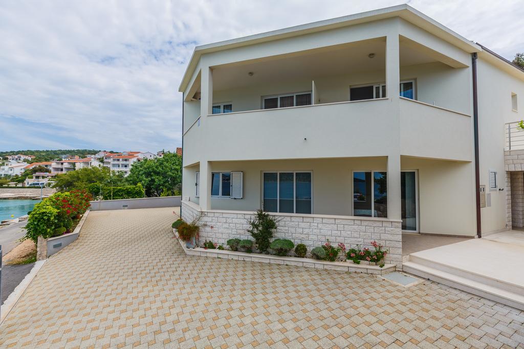 Apartments Rogulj ロゴズニッツァ エクステリア 写真