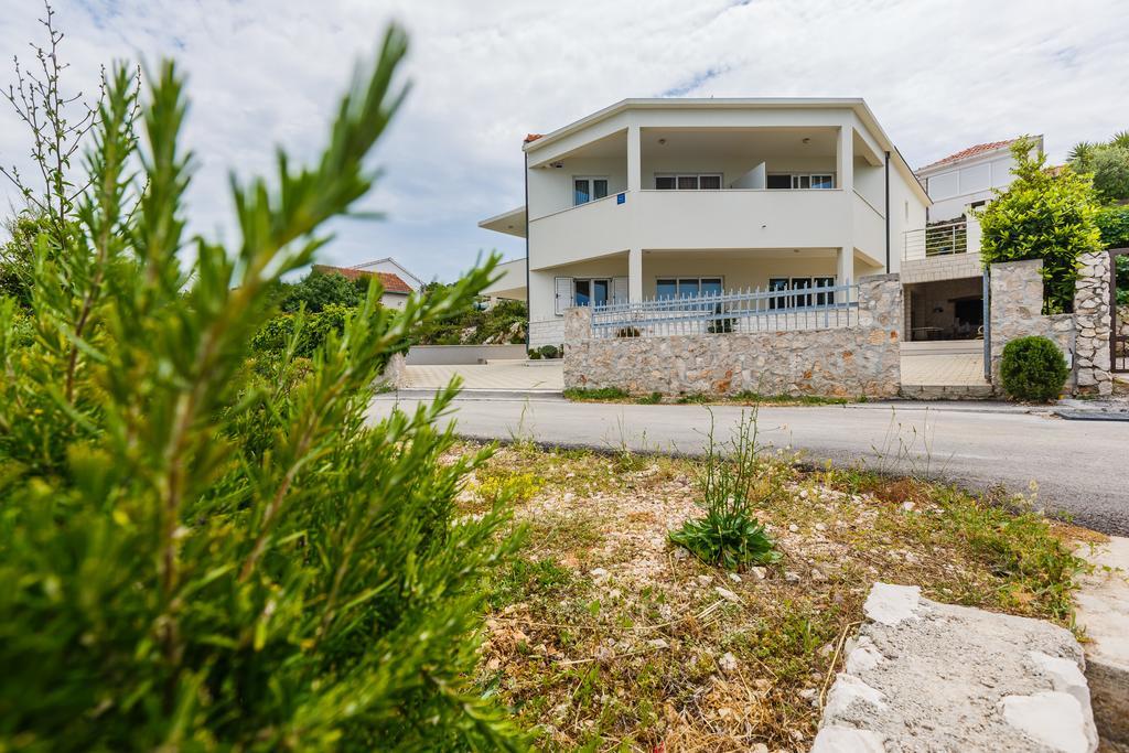 Apartments Rogulj ロゴズニッツァ エクステリア 写真