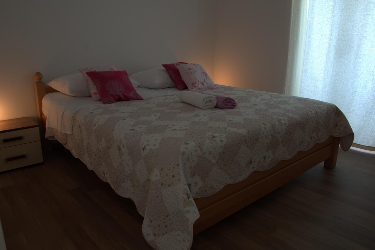 Apartments Rogulj ロゴズニッツァ エクステリア 写真